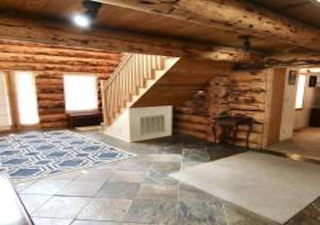 Log Haven In Blanding Villa Екстериор снимка
