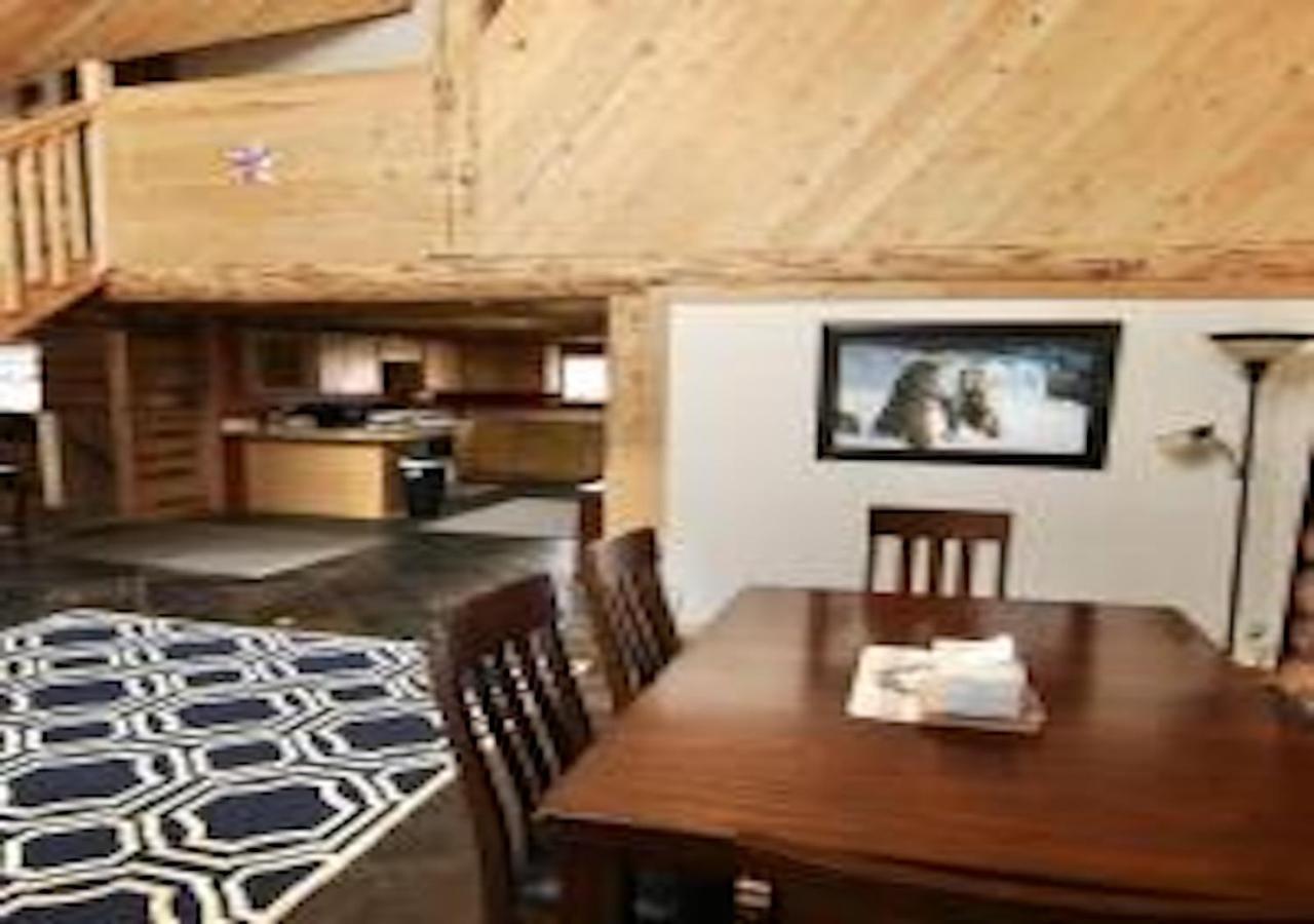 Log Haven In Blanding Villa Екстериор снимка
