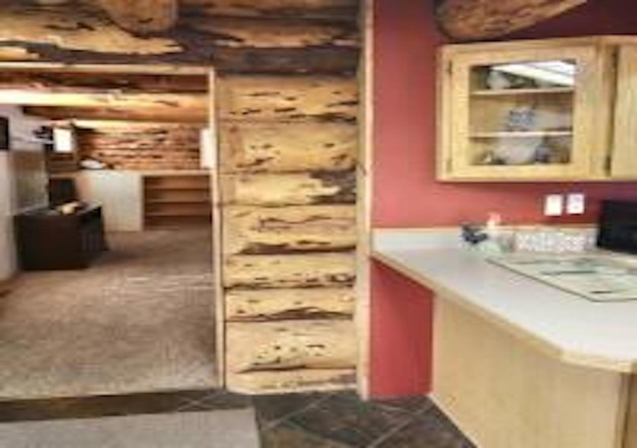 Log Haven In Blanding Villa Екстериор снимка